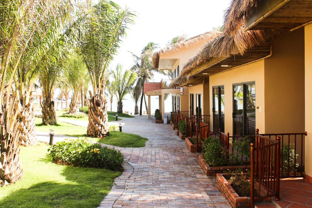 פאן ת'ייט Eagles Beach Resort מראה חיצוני תמונה