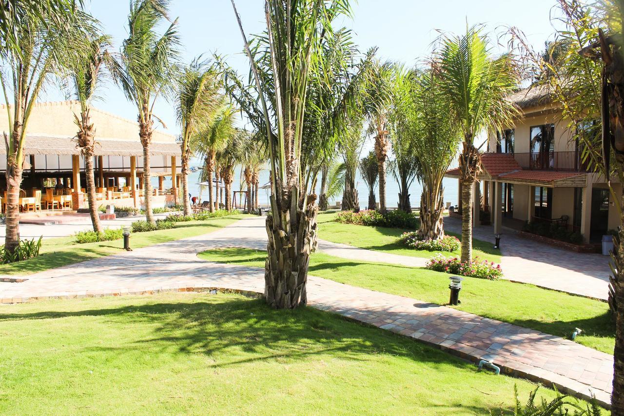 פאן ת'ייט Eagles Beach Resort מראה חיצוני תמונה