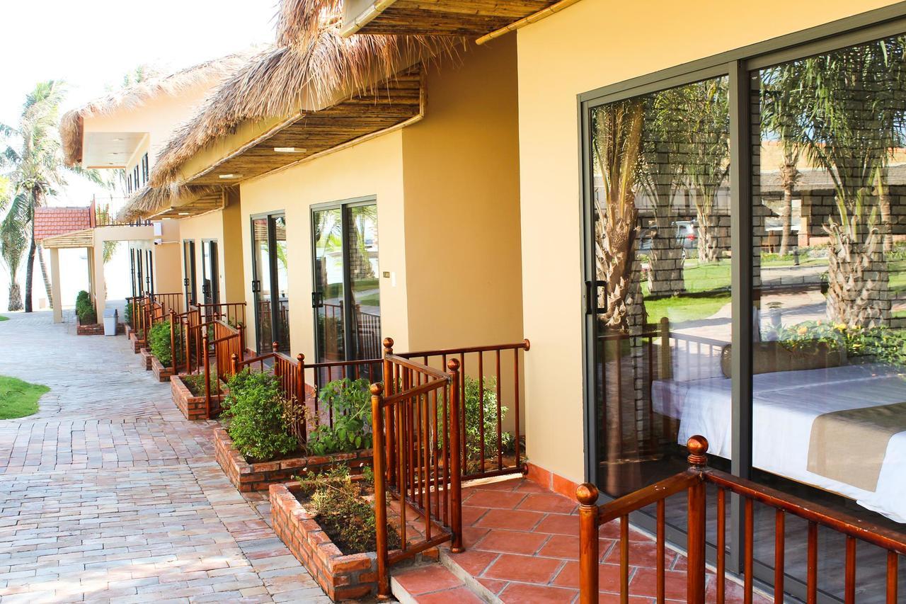 פאן ת'ייט Eagles Beach Resort מראה חיצוני תמונה
