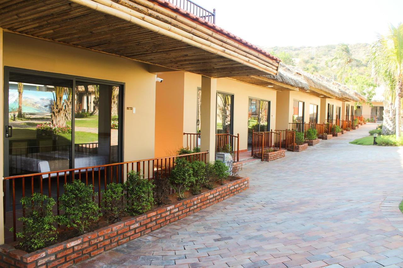 פאן ת'ייט Eagles Beach Resort מראה חיצוני תמונה