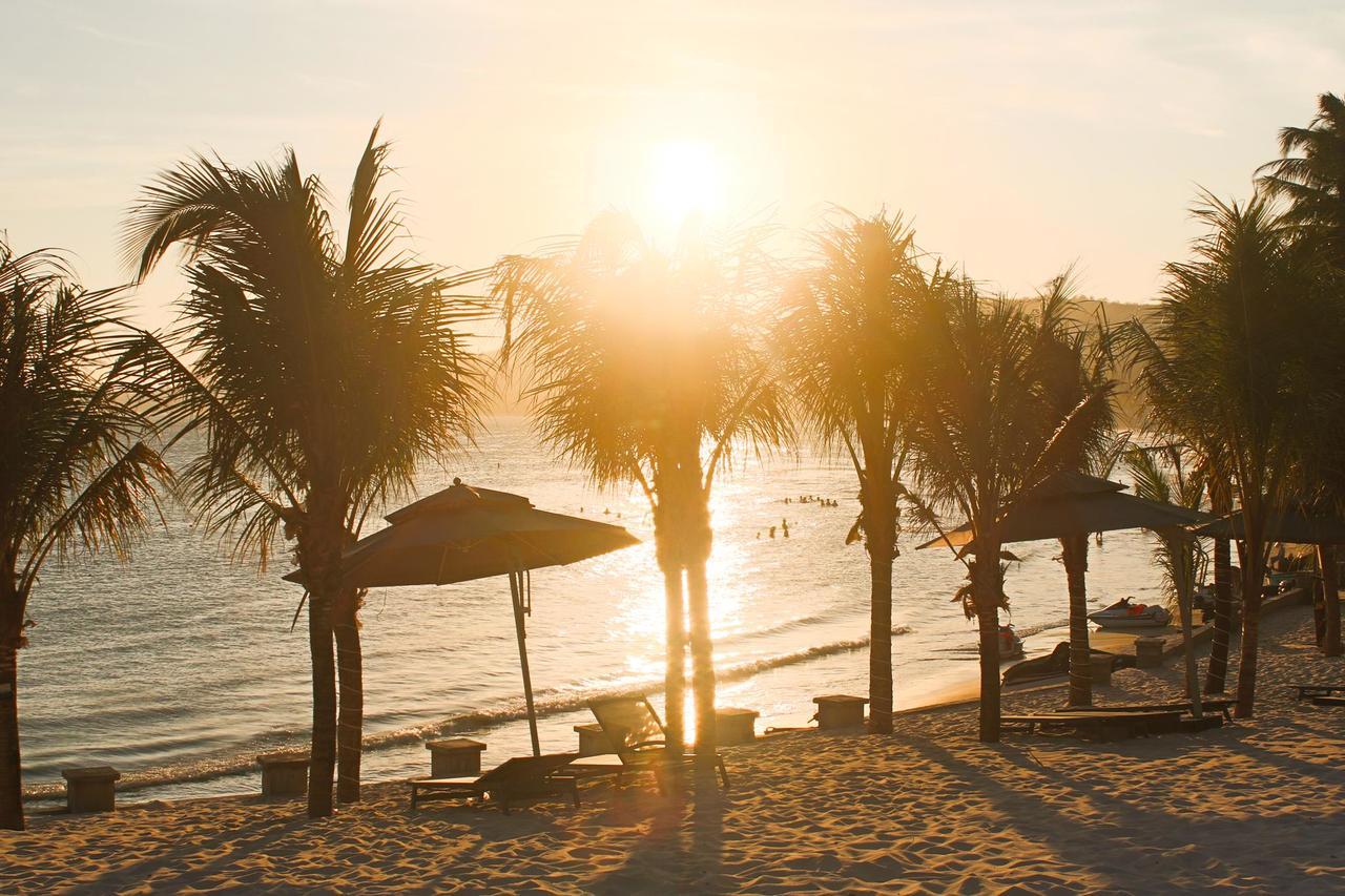 פאן ת'ייט Eagles Beach Resort מראה חיצוני תמונה