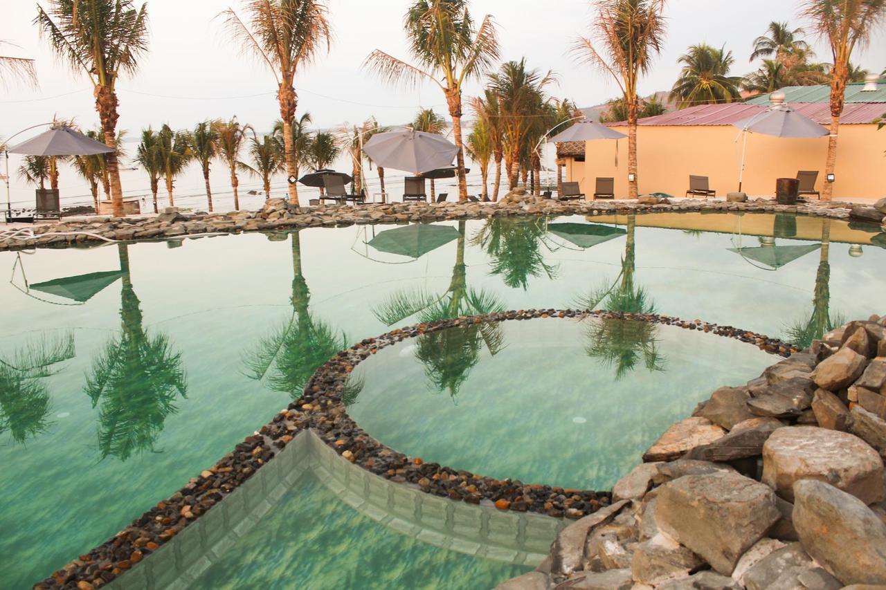 פאן ת'ייט Eagles Beach Resort מראה חיצוני תמונה