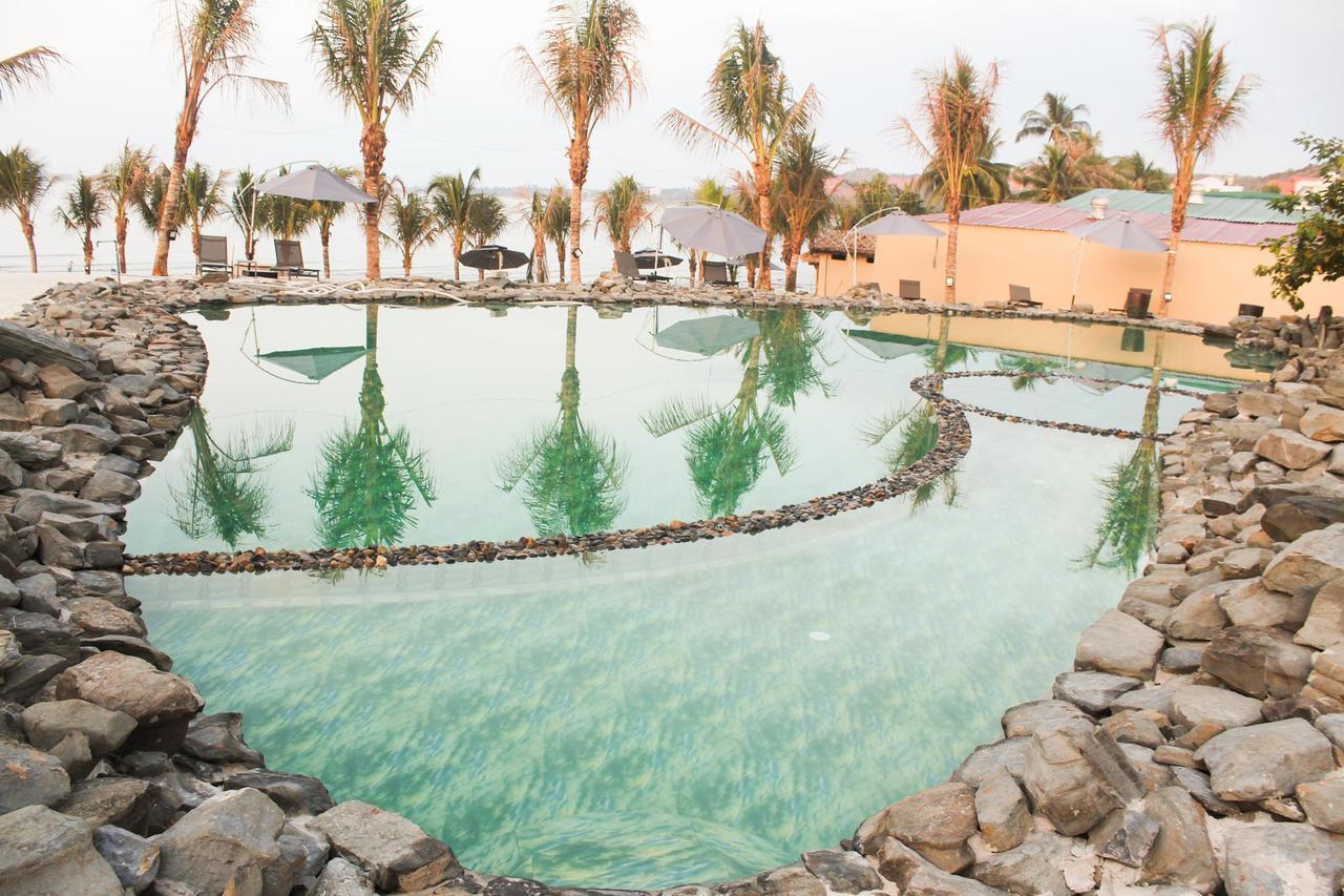פאן ת'ייט Eagles Beach Resort מראה חיצוני תמונה